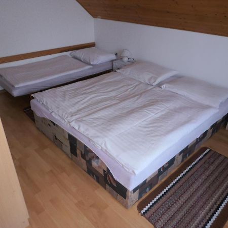 Ubytovani U Machova Jezera - Apartmany - Ludmila Grulisova Doksy  Buitenkant foto