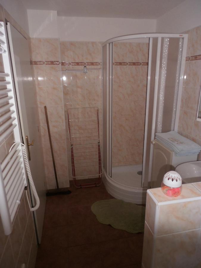Ubytovani U Machova Jezera - Apartmany - Ludmila Grulisova Doksy  Buitenkant foto
