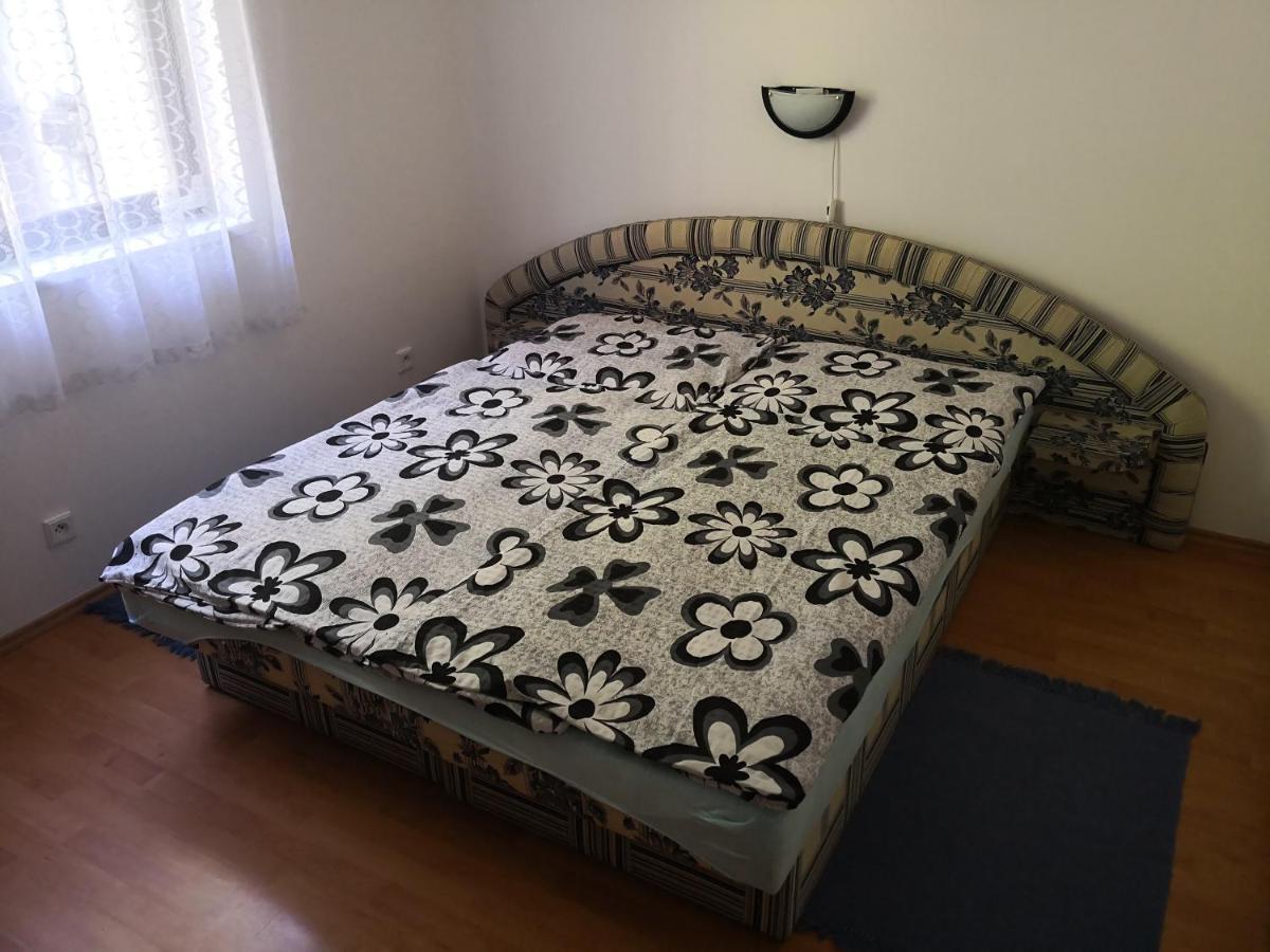 Ubytovani U Machova Jezera - Apartmany - Ludmila Grulisova Doksy  Buitenkant foto