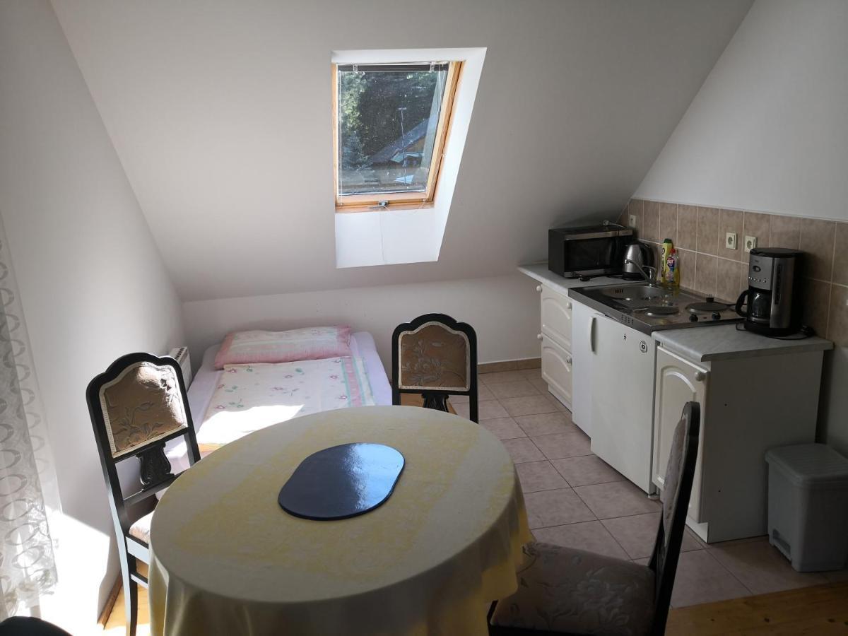 Ubytovani U Machova Jezera - Apartmany - Ludmila Grulisova Doksy  Buitenkant foto